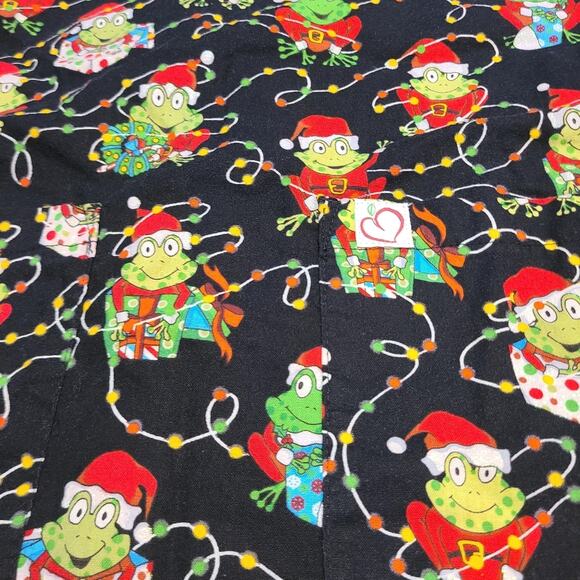 Peaches uniform medium women's Christmas frog scrub top - Picture 2 of 7